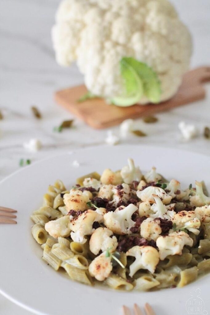 Pasta con cavolfiore, olive e cipolla (proteica e senza glutine)