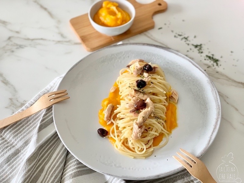 Spaghetti sgombro, zucca e rosmarino